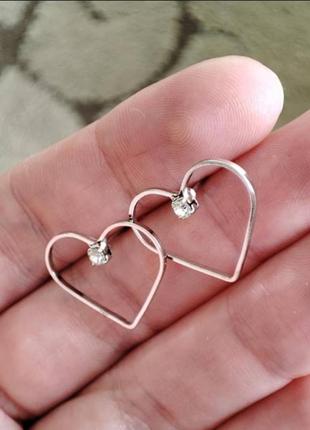 Кульчики у формі сердечок😍😍😍