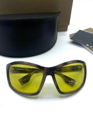 Оригинальные солнцезащитные очки burberry1 фото