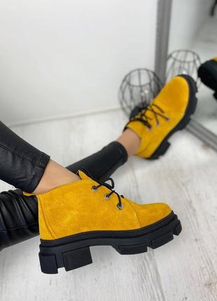 Ботинки жёлтые замша