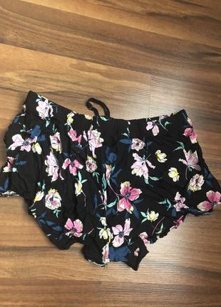 Шортики цветочные