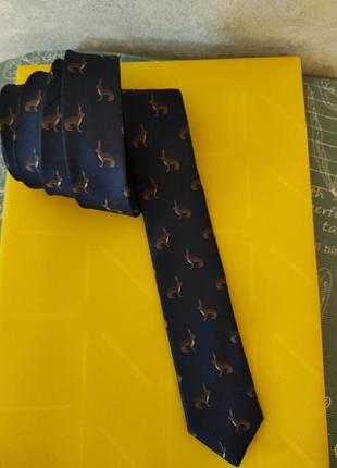 Синій вузький краватку принт зайці