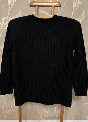 Очень красивый и стильный брендовый вязаный свитер.2 фото