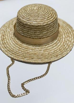 Солом'яний капелюх жіночий з золотистою ланцюжком