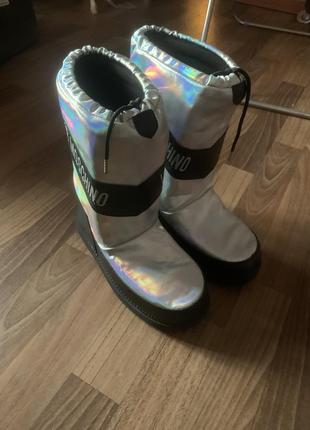 Мунбутсы love moschino