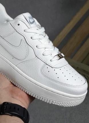 Белоснежные кроссовки nike air force1 фото