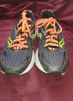 Жіночі бігові кросівки saucony4 фото