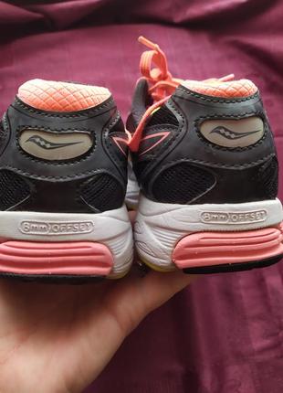 Жіночі бігові кросівки saucony8 фото