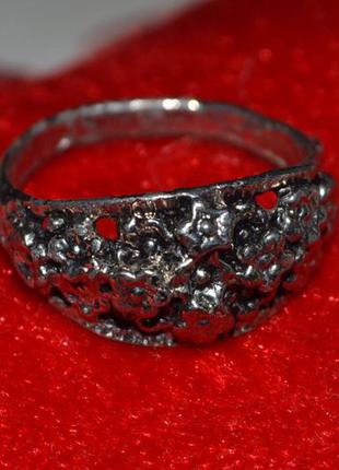 Изящное серебристое колечко-кольцо-каблучка ( ссср ) с цветочной аппликацией