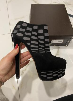 Ботильйони