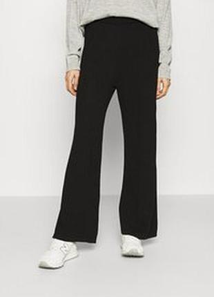 Базовые черные брюки south
