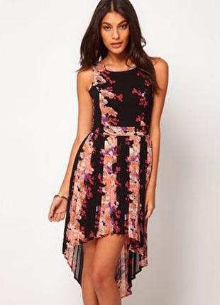 Сукня з квітковим поділом lipsy