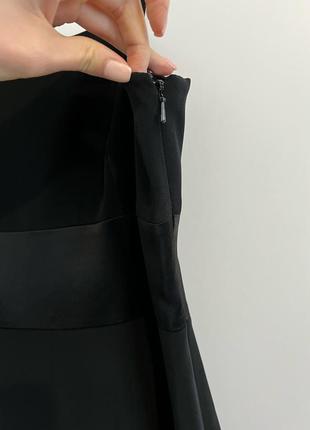 Роскошное вечернее черное платье с разрезом вдоль ноги7 фото