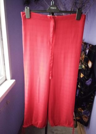 Брюки красные широкие шелк р 46 винтаж