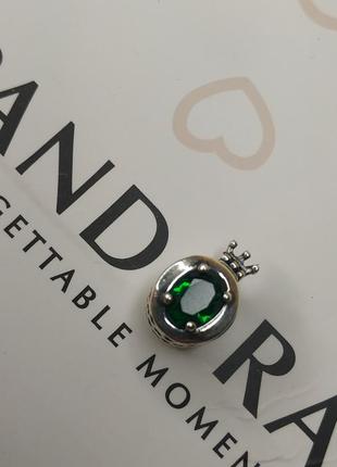 Шарм пандора стерлинговое серебро 925 проба цирконий буква о большой зелёный камень корона сердечки логотип3 фото