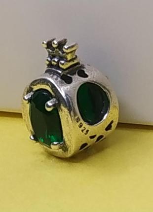Шарм пандора стерлинговое серебро 925 проба цирконий буква о большой зелёный камень корона сердечки логотип4 фото