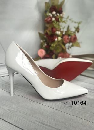 Білі красиві туфлі жіночі ,весільні туфлі, класичні