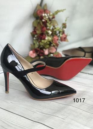Чорні лакові туфлі з червоною підошвою1 фото