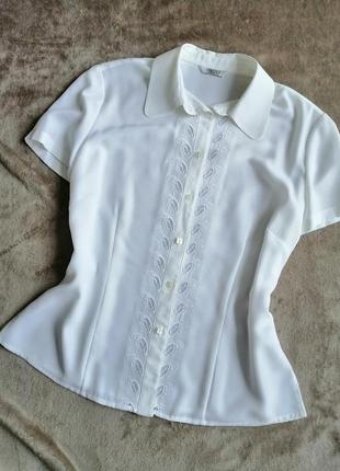 Класична блуза з вишивкою6 фото