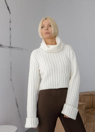 Женский укороченный свитер с воротником хомут белого цвета. модель 1680. размер ун 42-464 фото