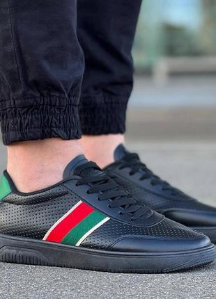 Шикарні чоловічі кросівки