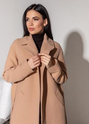Стильное демисезонное женское длинное пальто классический бежевый цвет