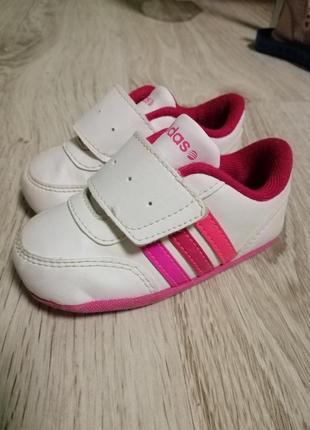 Дитячі кросівки