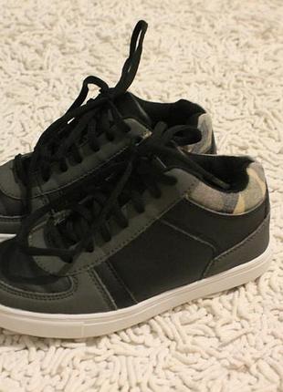 Стильні демісезонні черевики peacocks розмір 12 на 31 20 см по устілці