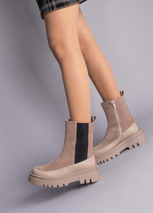 Ботинки женские замшевые бежевые с кожаной вставкой бежевого цвета зимние