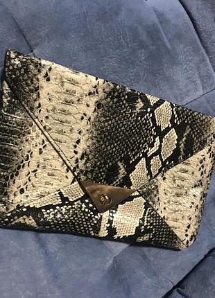 Клатч під змію
