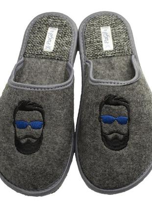 Тапочки домашні чоловічі повсть pago закриті "бородач вишивка" сірий m16042020-4