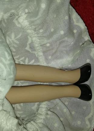 Фарфоровая кукла