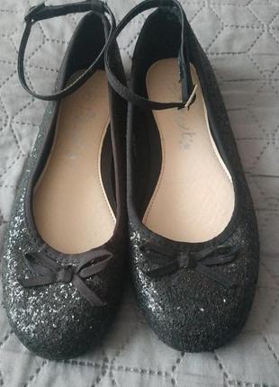 Туфлі балетки
