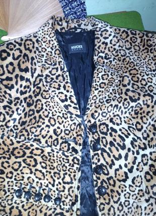 Акцентный велюровый пиджак из стопроцентного хлопка с принтом под леопарда3 фото