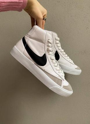 Nike blazer mid vintage black/white 77 брендовые женские кроссовки найк блейзер трендовая модель круті жіночі білі високі кросівки