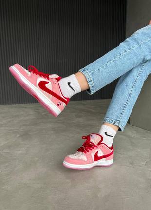 ❤️ nike sb dunk low strangelove бархатные розовые кроссовки найк трендовая модель подарок на день влюбленных жіночі рожеві бархатні кросівки5 фото