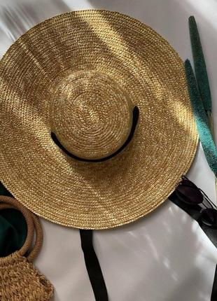 Женская соломенная шляпка - с ровными краями с черной лентой2 фото