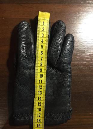 Кожаные перчатки 6