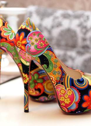 Яркие цветочные туфли в наличии!4 фото