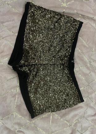 Шорты в паетки