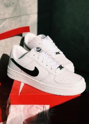 Nike air white black брендовые беляе кроссовки найк жіночі білі трендові кросівки