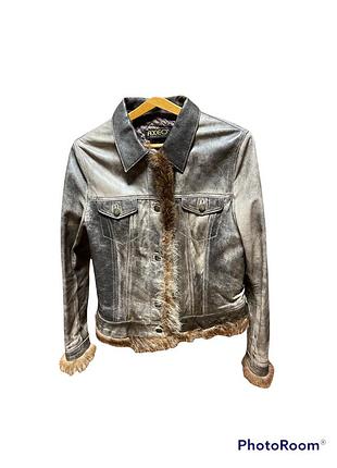 Кожанка з хутром італія