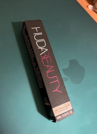 Huda beauty the overachiever high coverage concealer2 фото