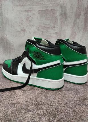 Мужские кроссовки nike air jordan 1 retro se white\black\green6 фото