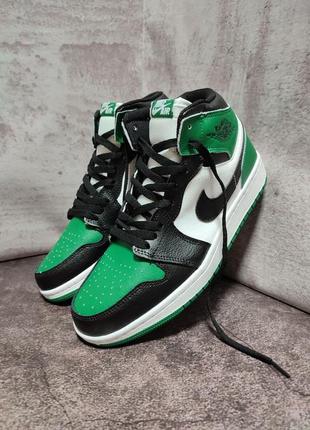 Мужские кроссовки nike air jordan 1 retro se white\black\green2 фото