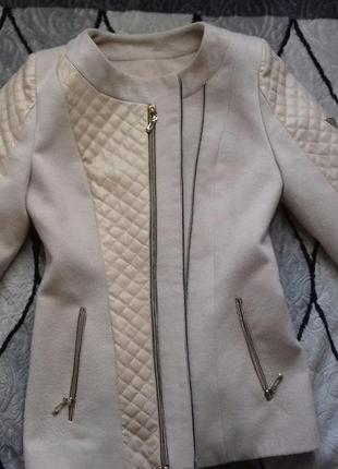 Продам пальто у гарному стані