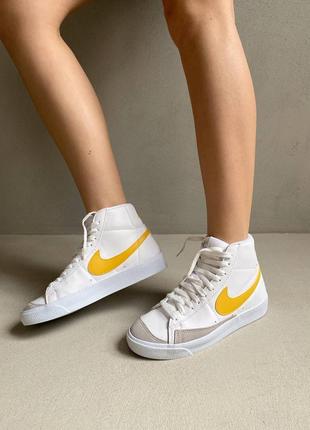 Nike blazer vintage 77 yellow брендовые высокие женские белые желтые кроссовки найк блейзер трендовая модель жіночі модні високі білі кросівки