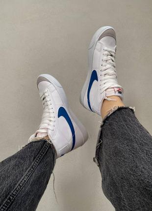 Nike blazer mid 77 blue брендовые высокие женские кроссовки найк блейзер трендовая модель новинка жіночі білі високі кросівки7 фото