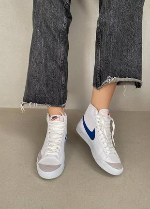 Nike blazer mid 77 blue брендовые высокие женские кроссовки найк блейзер трендовая модель новинка жіночі білі високі кросівки9 фото