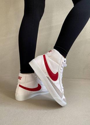 Nike blazer 77 vintage mid red брендовые высокие женские белые кроссовки найк блейзер трендовая модель жіночі високі білі червоні трендові кросівки