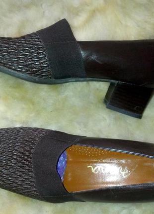 Удобнейшие кожаные коричневые туфли,40разм.,стелька-26,5см,италия2 фото